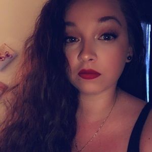 Meet your Posher, Brittney